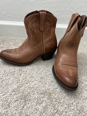 Ariat Darlin Tan Leather Western Shortie Ankle Boots